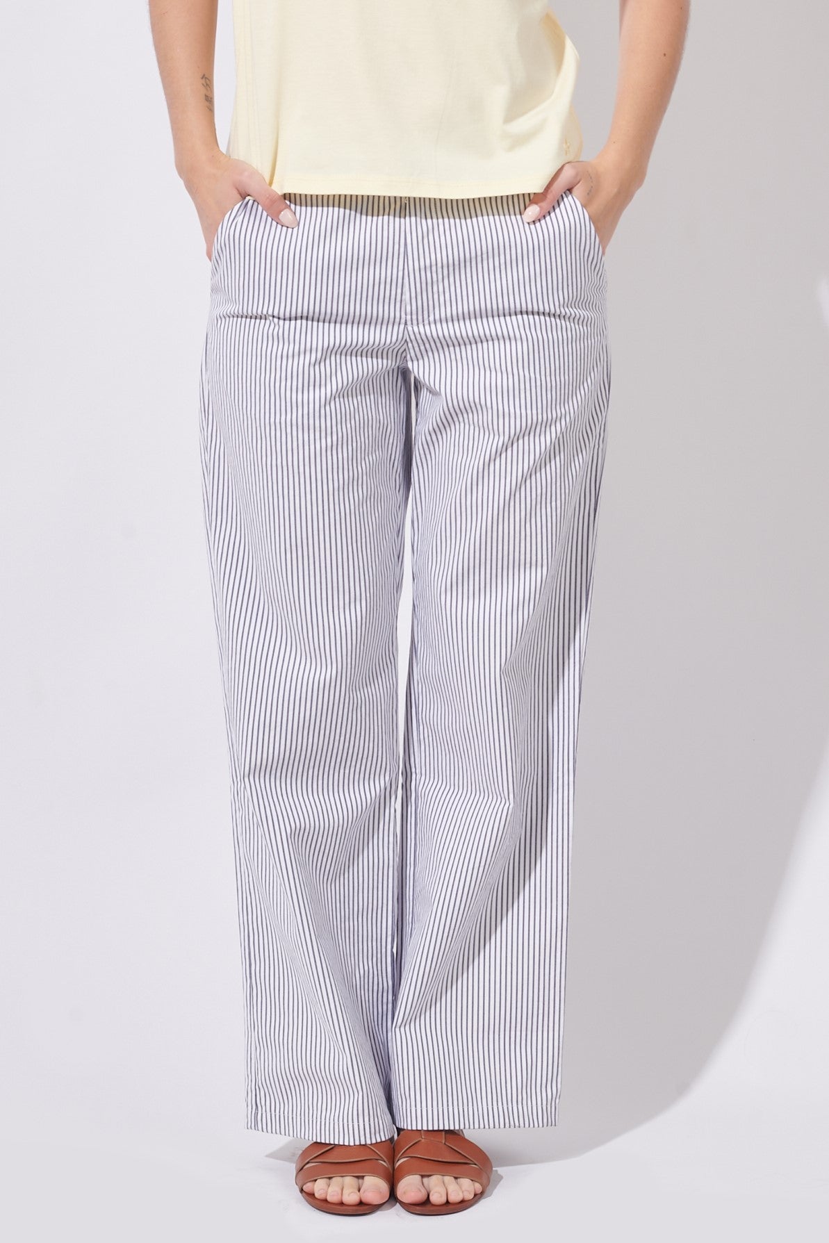 PANTALÓN CAPRI
