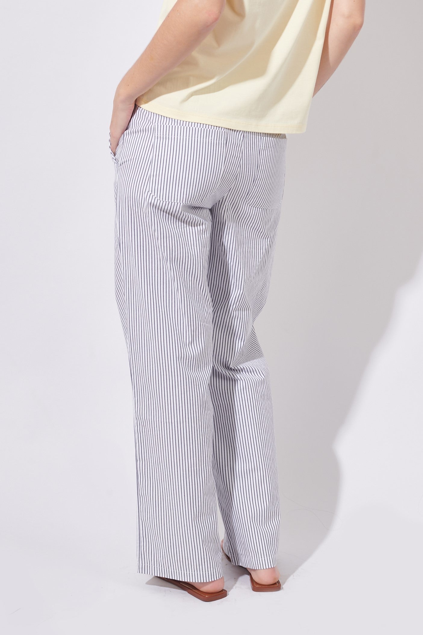 PANTALÓN CAPRI