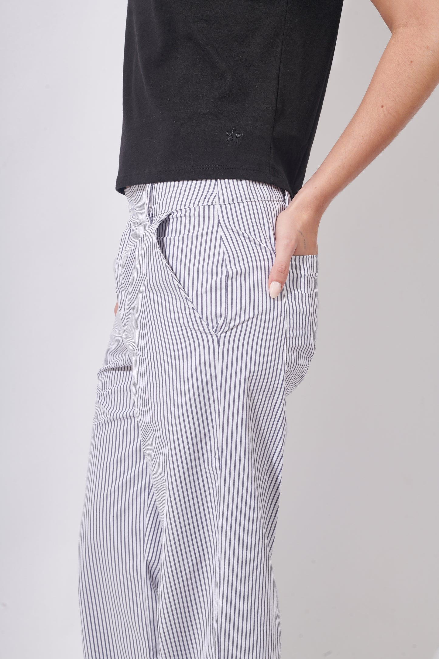 PANTALÓN CAPRI