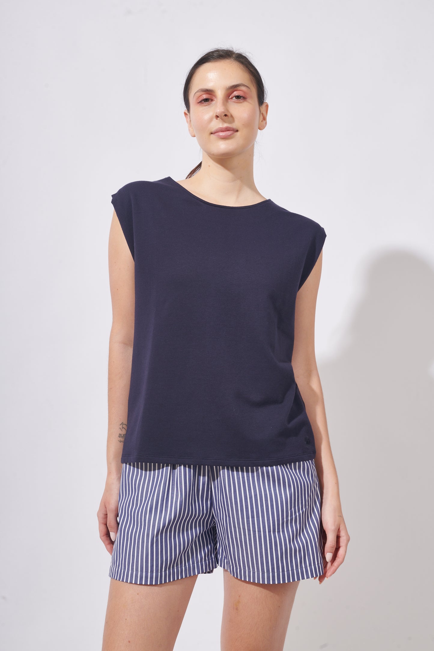 SHORTS RAYAS AZUL