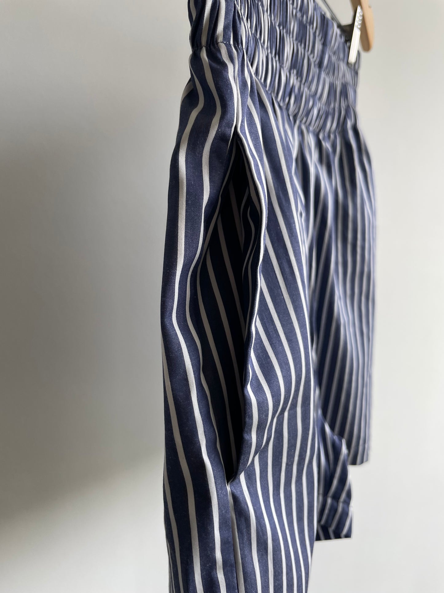 SHORTS RAYAS AZUL