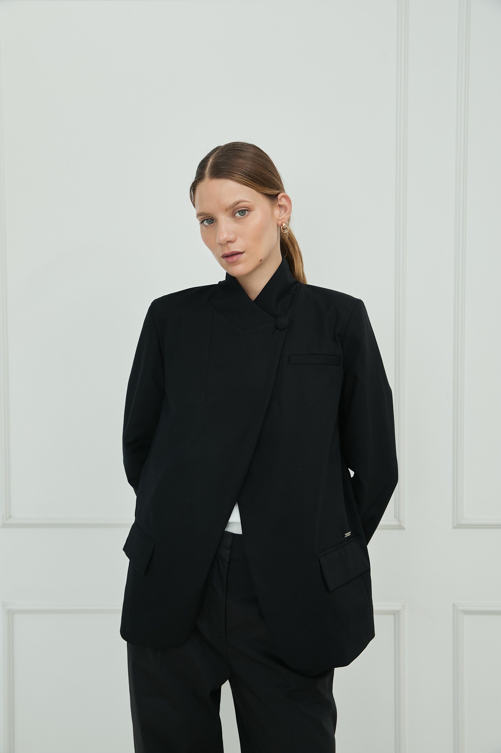 BLAZER CUELLO ENVOLVENTE NEGRO