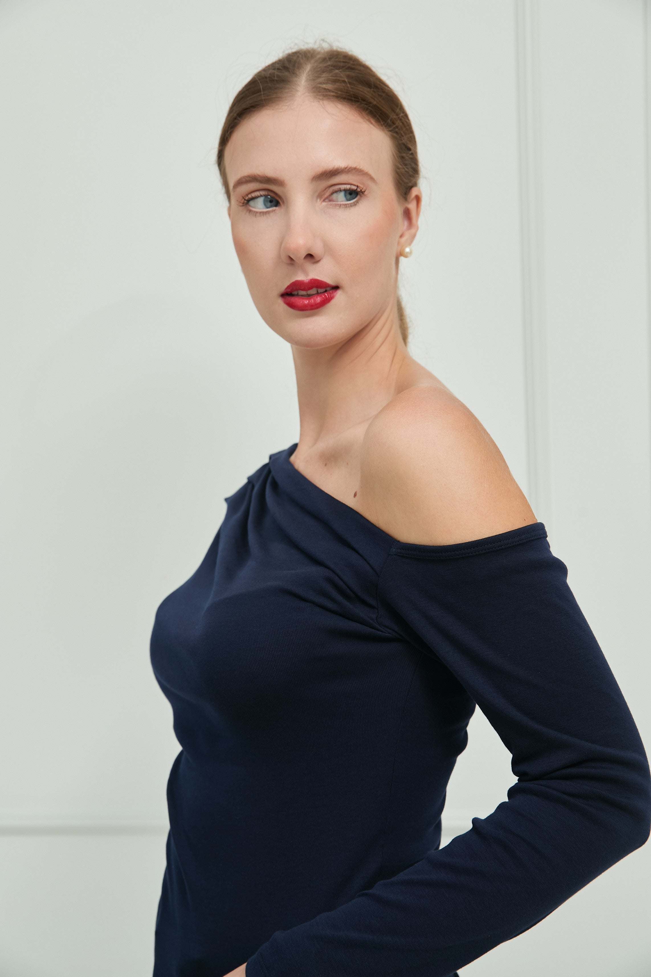 POLO ASIMÉTRICO RIB MANGA LARGA